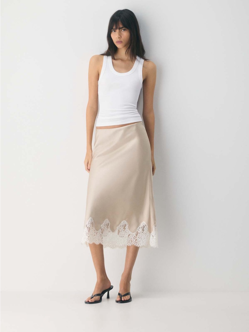 nwot Aritzia Henrietta Satin Skirt Xs marcona beige/lt birch